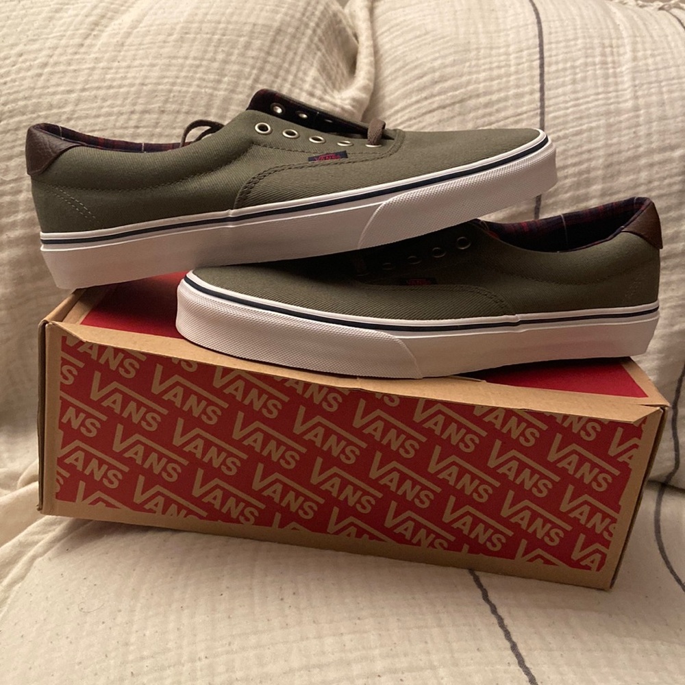 NWT Vans skate sneakers